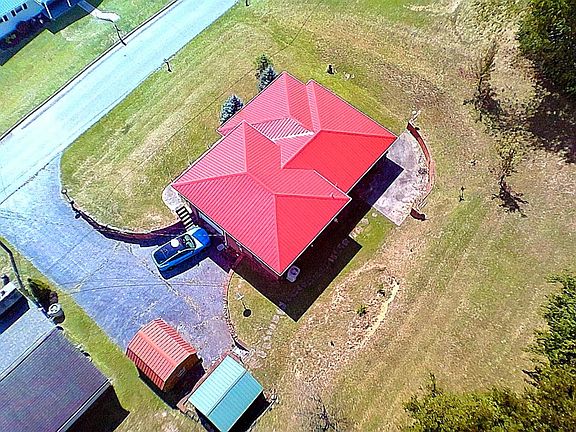 5th image of 201 Hillcrest Dr