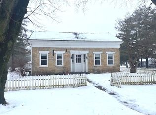 8113 Clinton St, Dixon, IL 61021