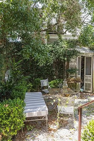 930 Joseph St — Photo 20