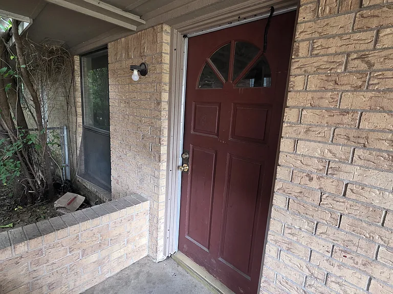 1002 Vera Ct — Photo 11
