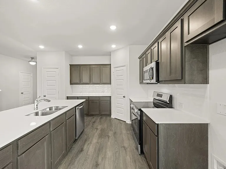 402 Saddle Ct #402 — Photo 6