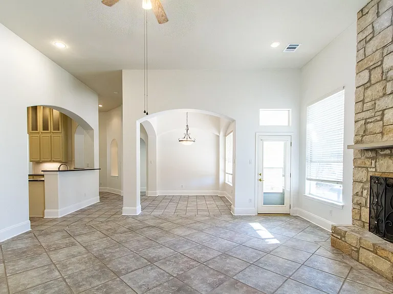 31 Lost Meadow Trl — Photo 14