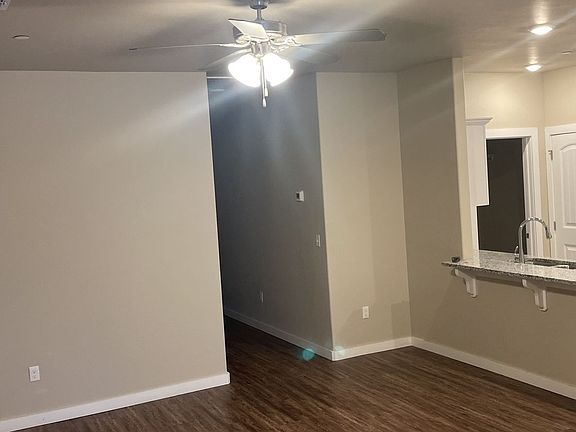 4th image of 5212 Oakwood Villa Ct