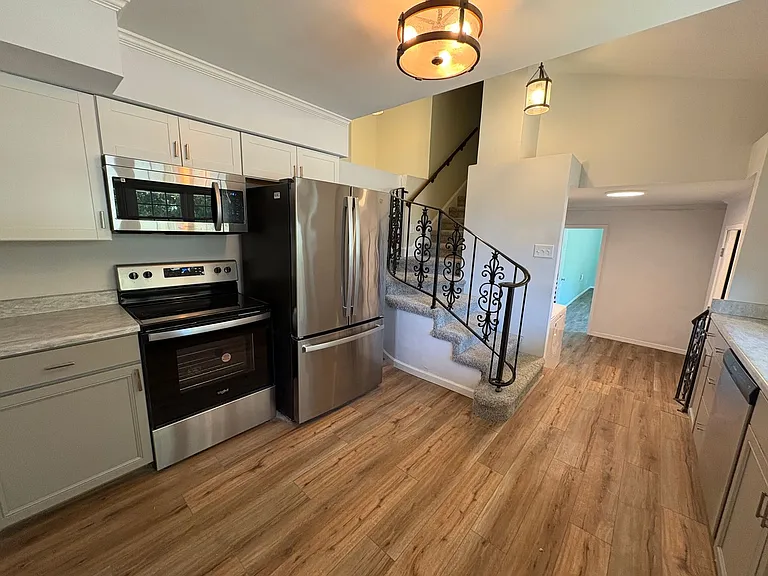 1728 Washington St — Photo 9