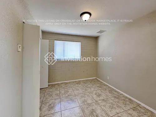 5615 W Campbell Ave Photo 1