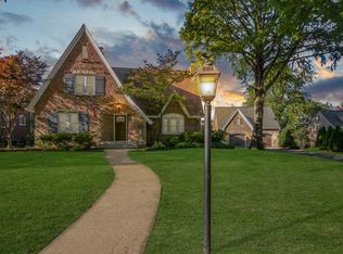 1116 Elmwood Rd, Bloomington, IL 61701