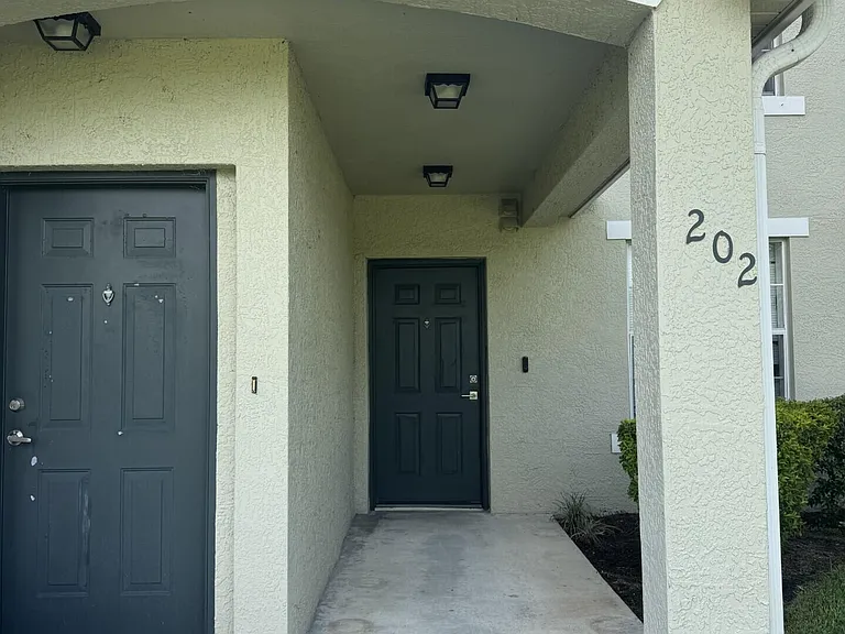 122 SW Peacock Blvd #12-202 — Photo 4