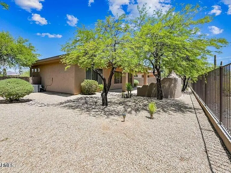 7585 E Balao Dr — Photo 29