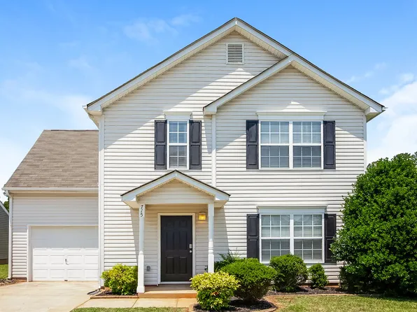 715 Almora Dr, Charlotte, NC 28216