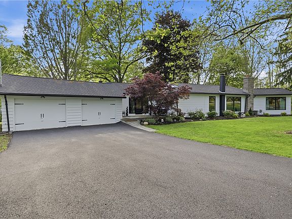 3rd image of 364 Fisher Rd