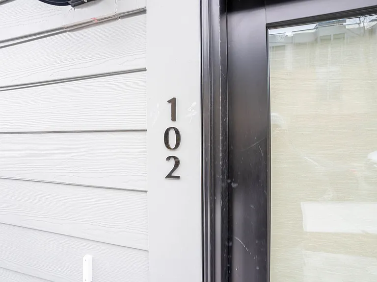 157 Everett St #102 — Photo 7