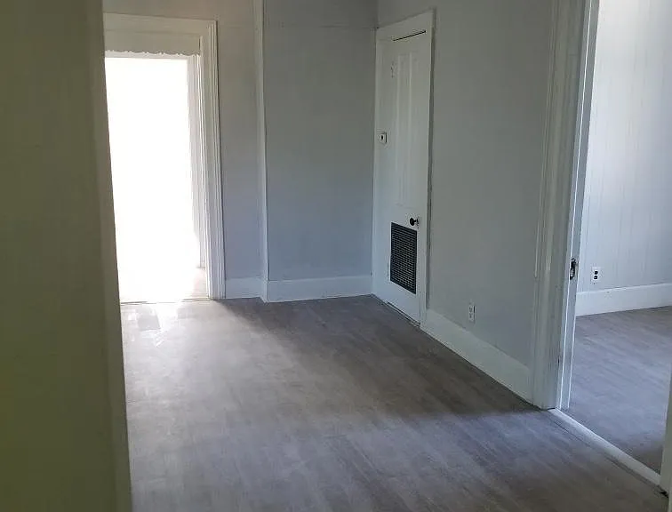1477 Main St — Photo 8