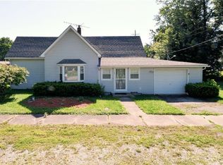 305 N Main St, Kempton, IN 46049