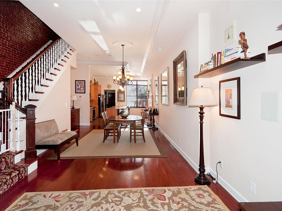 2nd image of 268 W 139th St