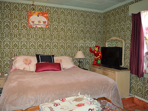 2nd image of 1224 Park Ave