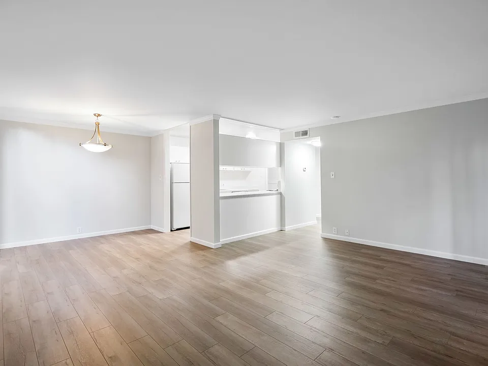 211 Elm