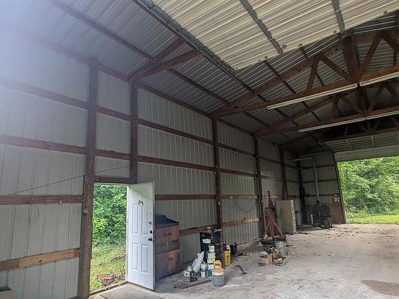 4th image of 400 Weaver Ln