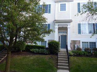 108 Enclave Cir UNIT D, Bolingbrook, IL 60440
