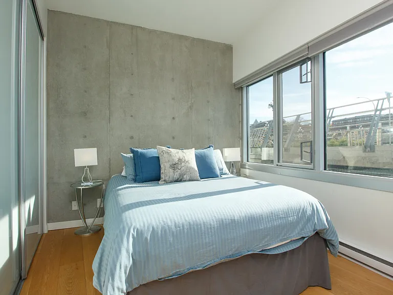 Pandora Ave — Photo 9