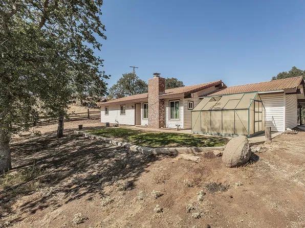 22085 Watts Valley Road, Sanger, CA 93657