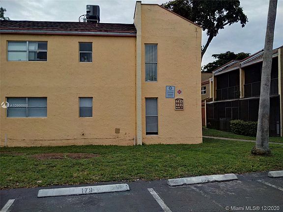5th image of 4433 Treehouse Ln APT 27A