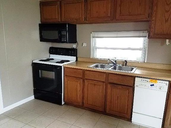 3rd image of 949 Kercher St