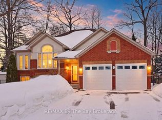 3 Foxwood Cres, Wasaga Beach, ON L9Z 1M7