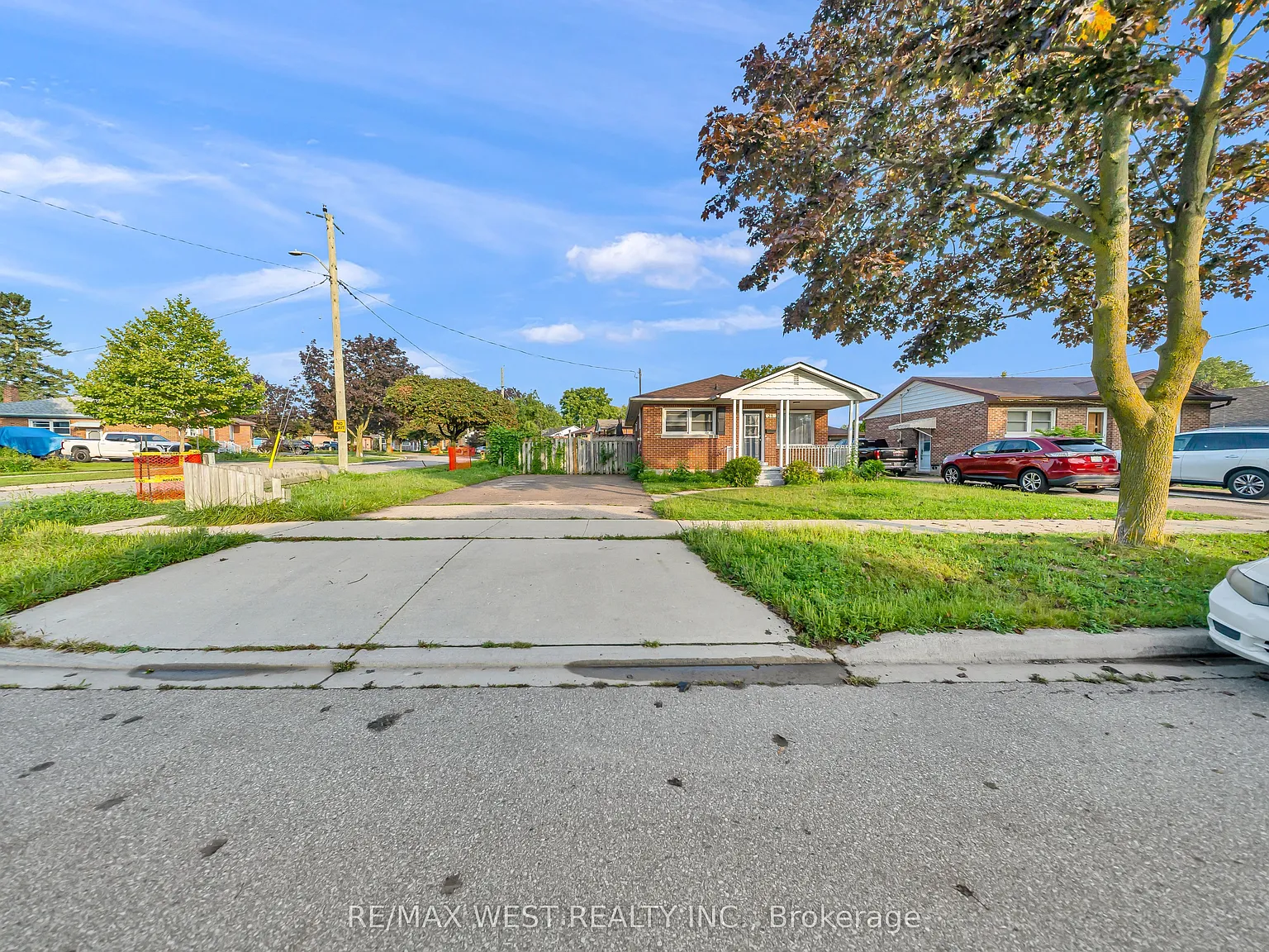 3 bed, $2,400 — Photo 1