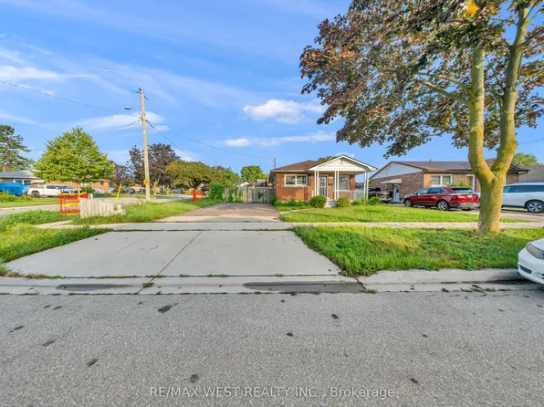 28 Donley St, Kitchener, ON N2M 3P1