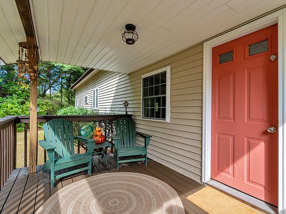 4th image of 88 Eaton Drive