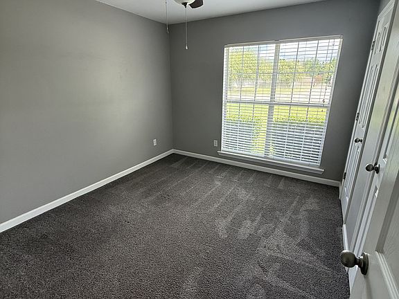 3rd image of 200 Melrose Ln