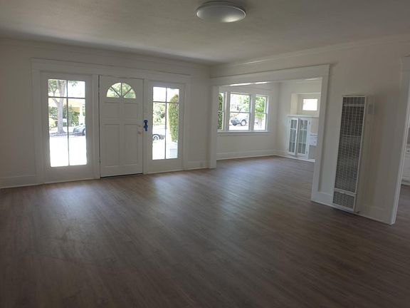 2nd image of 6028 Comstock Ave