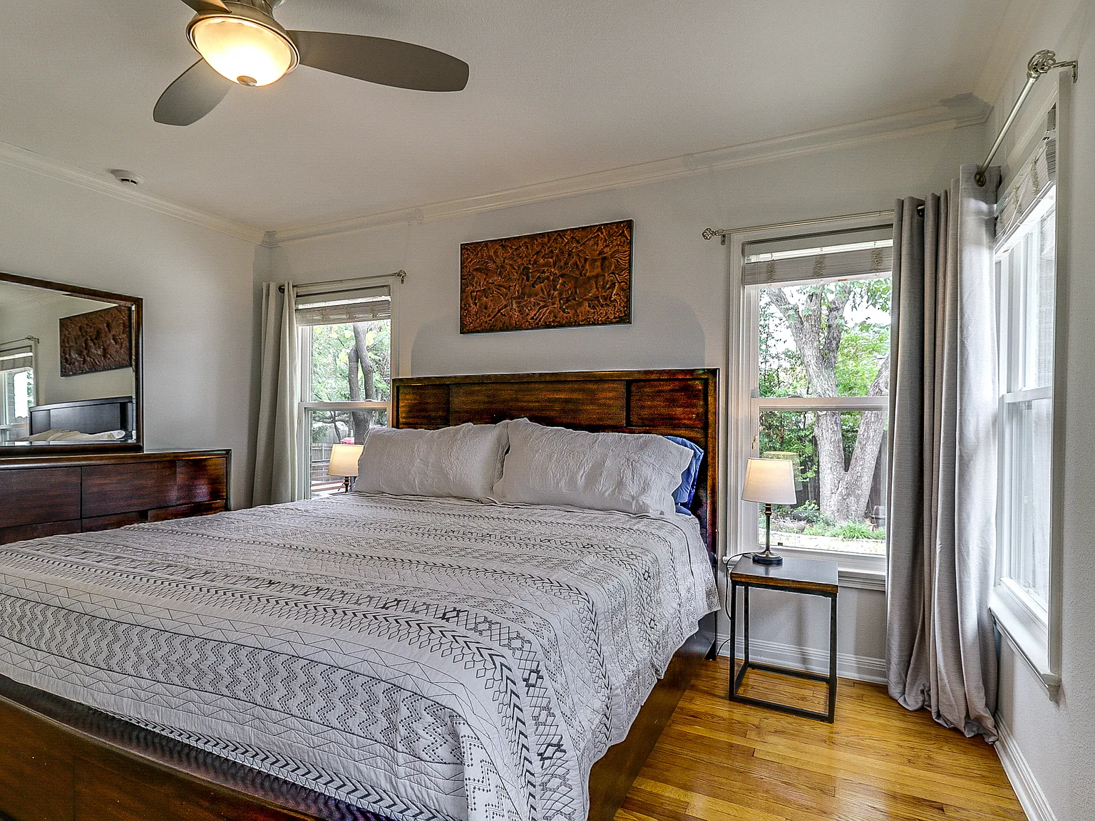 2 bed, 1000 sqft, $4,150 — Photo 3