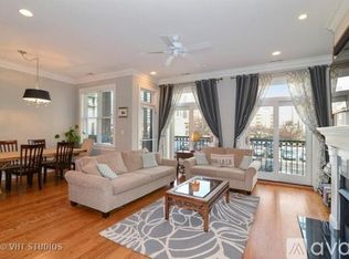 220 N Halsted St UNIT 2, Chicago, IL 60661