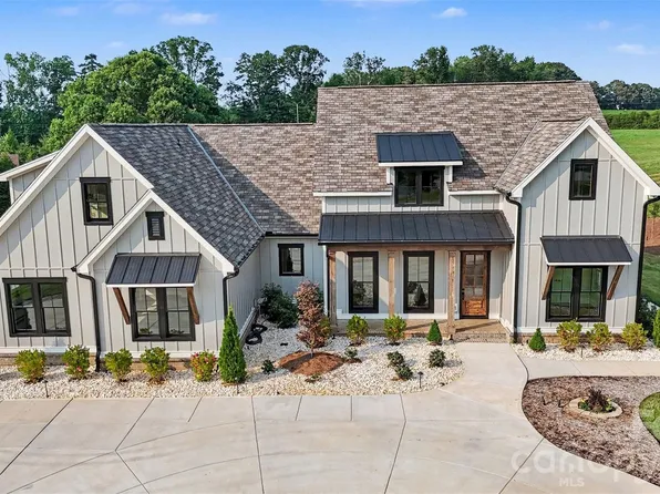 1012 Marthas Meadow Ln, Monroe, NC 28112