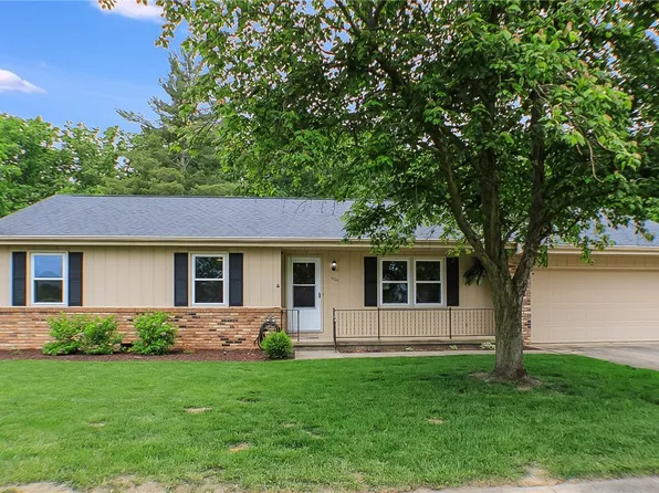1824 McComb St, Charleston, IL 61920
