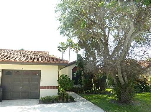 Home For Sale In Palm Chase Lakes