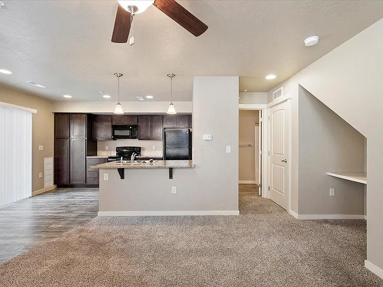 Cimarron Townhomes — Photo 2