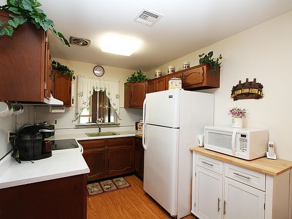2nd image of 16 Potomac Lane #B