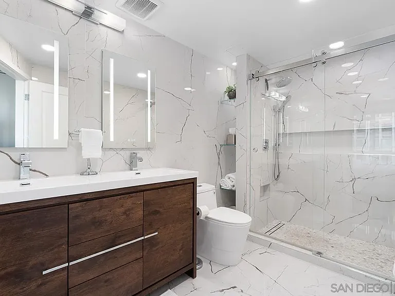 555 Front 1501 #1501 — Photo 34