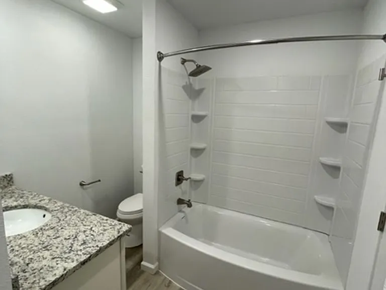 433 James Dr — Photo 18