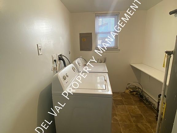 5th image of 303 Corinthian Ave Floor 1