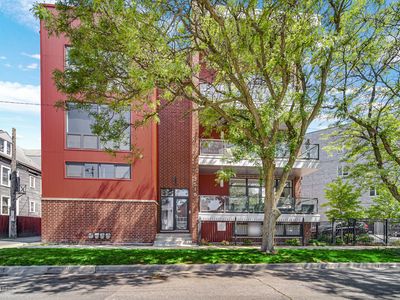 3518 W Wolfram St UNIT 1, Chicago, IL, 60618