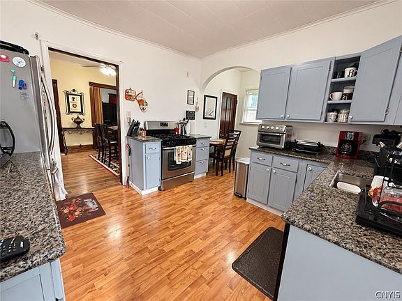 5th image of 704 Croton St