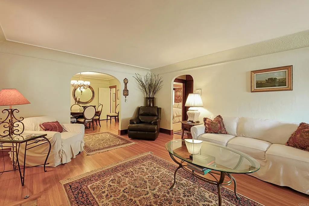 4 bed, 2097 sqft, $8,750 — Photo 3