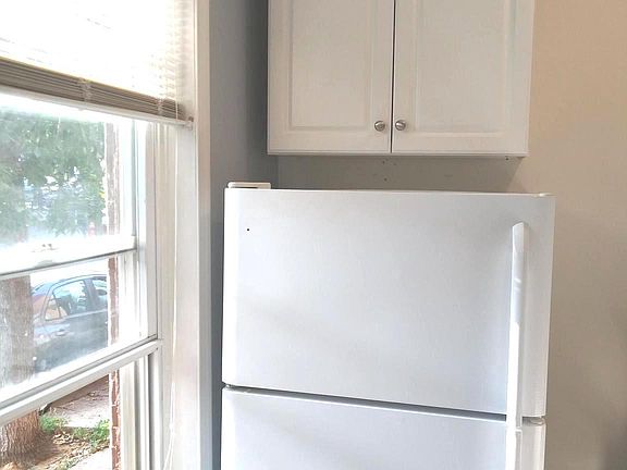 2nd image of 1829 Cedar St Floor 1