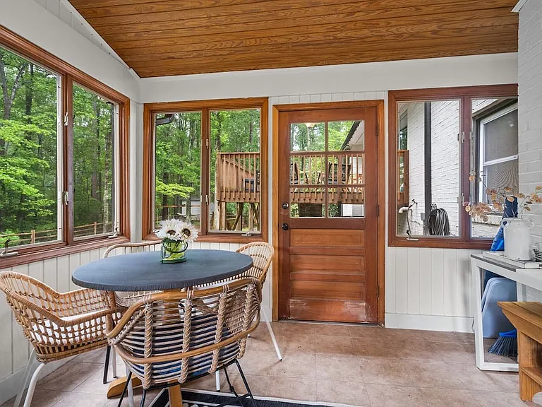 3509 Westglen Rd — Photo 18