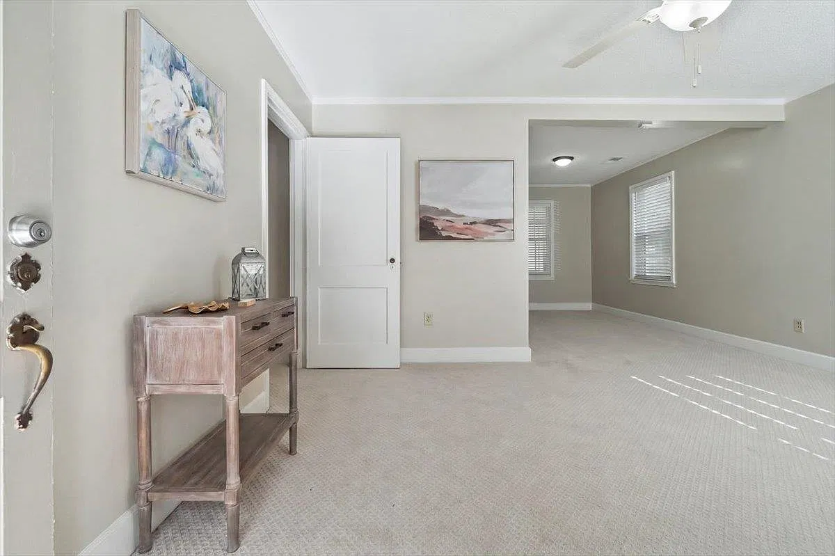 2 bed, 1.0 bath, 982 sqft, $1,650 — Photo 3