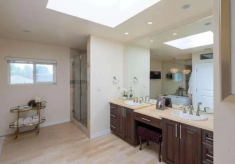 7403 Alverstone Ave — Photo 36