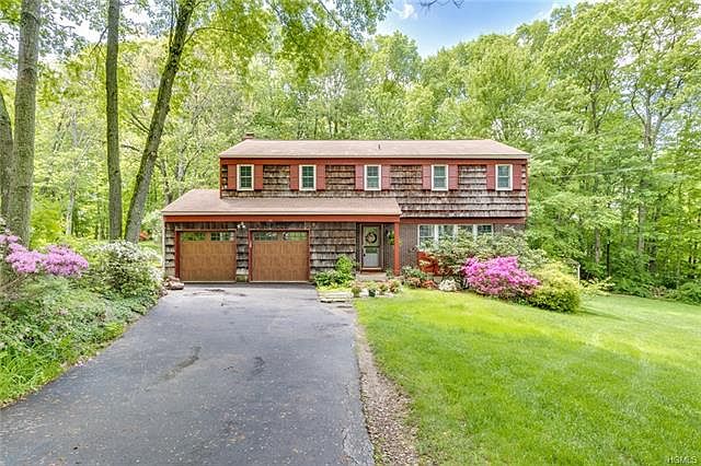 1st image of 61 Astor Dr